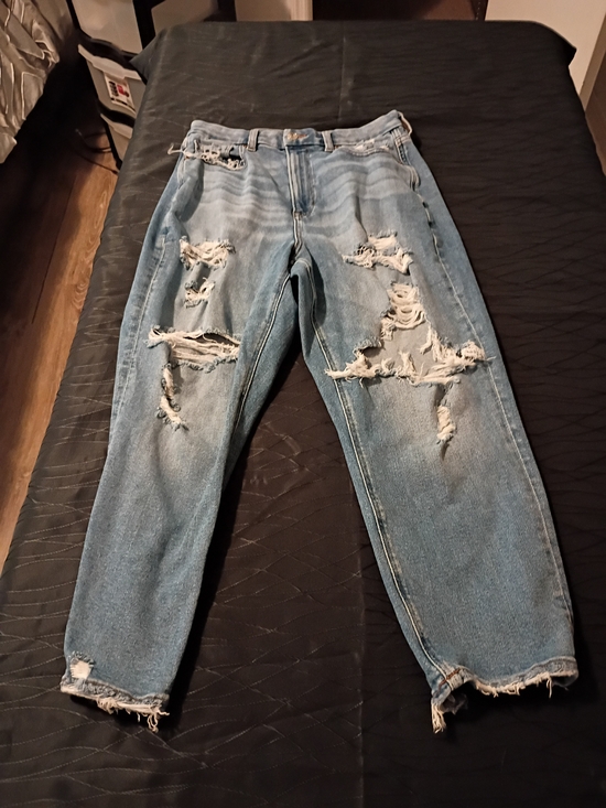 American Eagle Outfitters Denim - American Eagle Outfitters Light Blue Curvy Mom Jeans